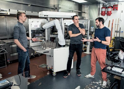 Can a robot rule the restaurant? Cali Group says yes