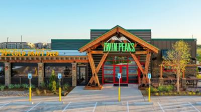 Twin-Peaks-lodge-exterior